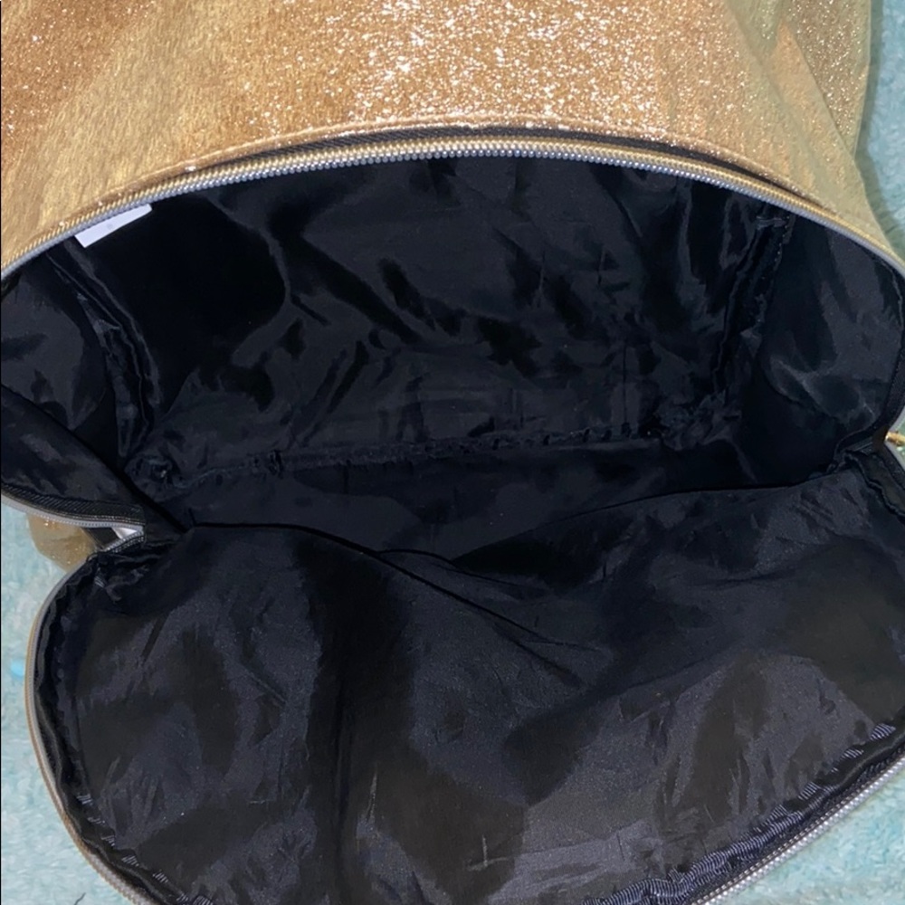 Backpack - Picture 4 of 4